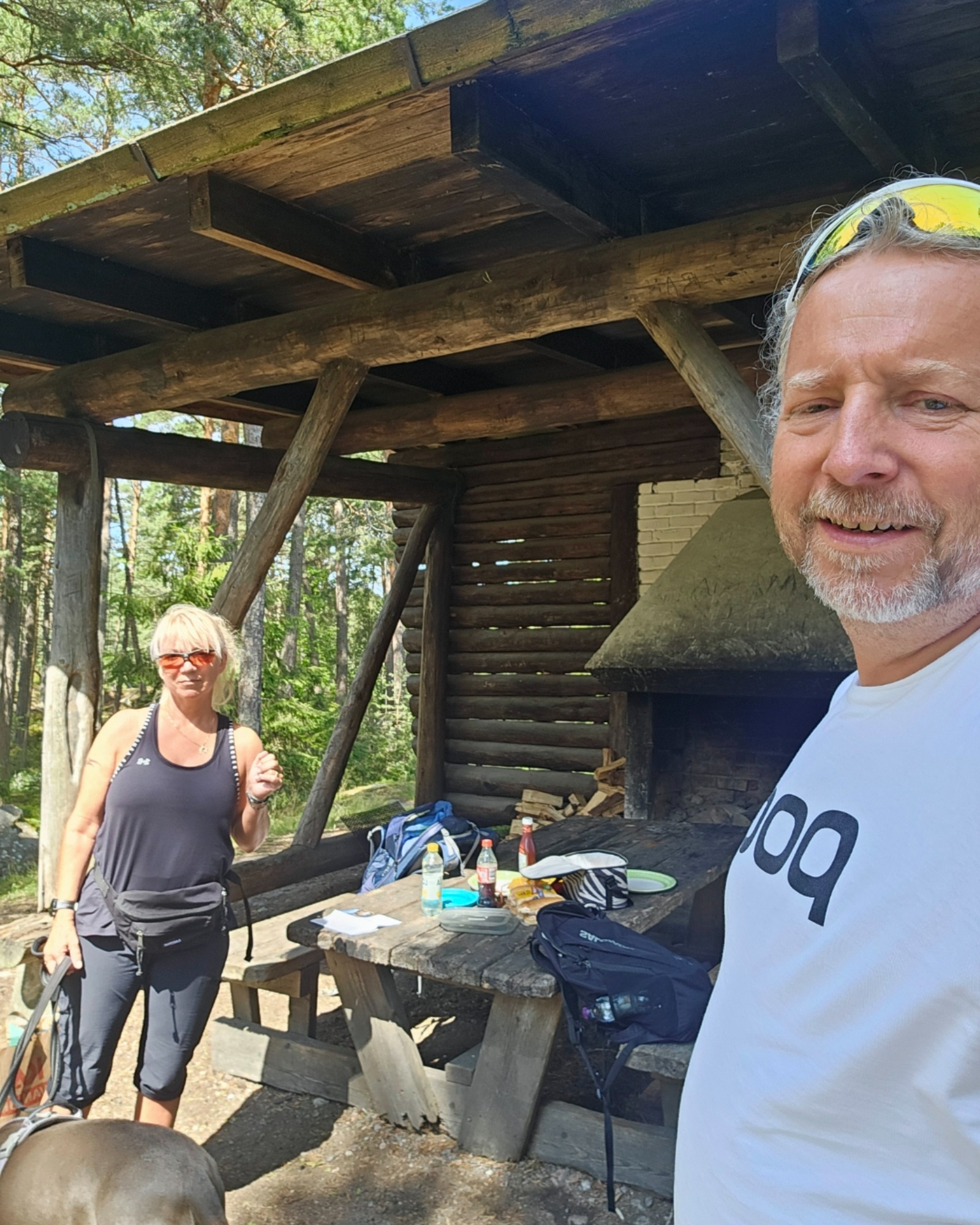 Professionell uppfödare med hund